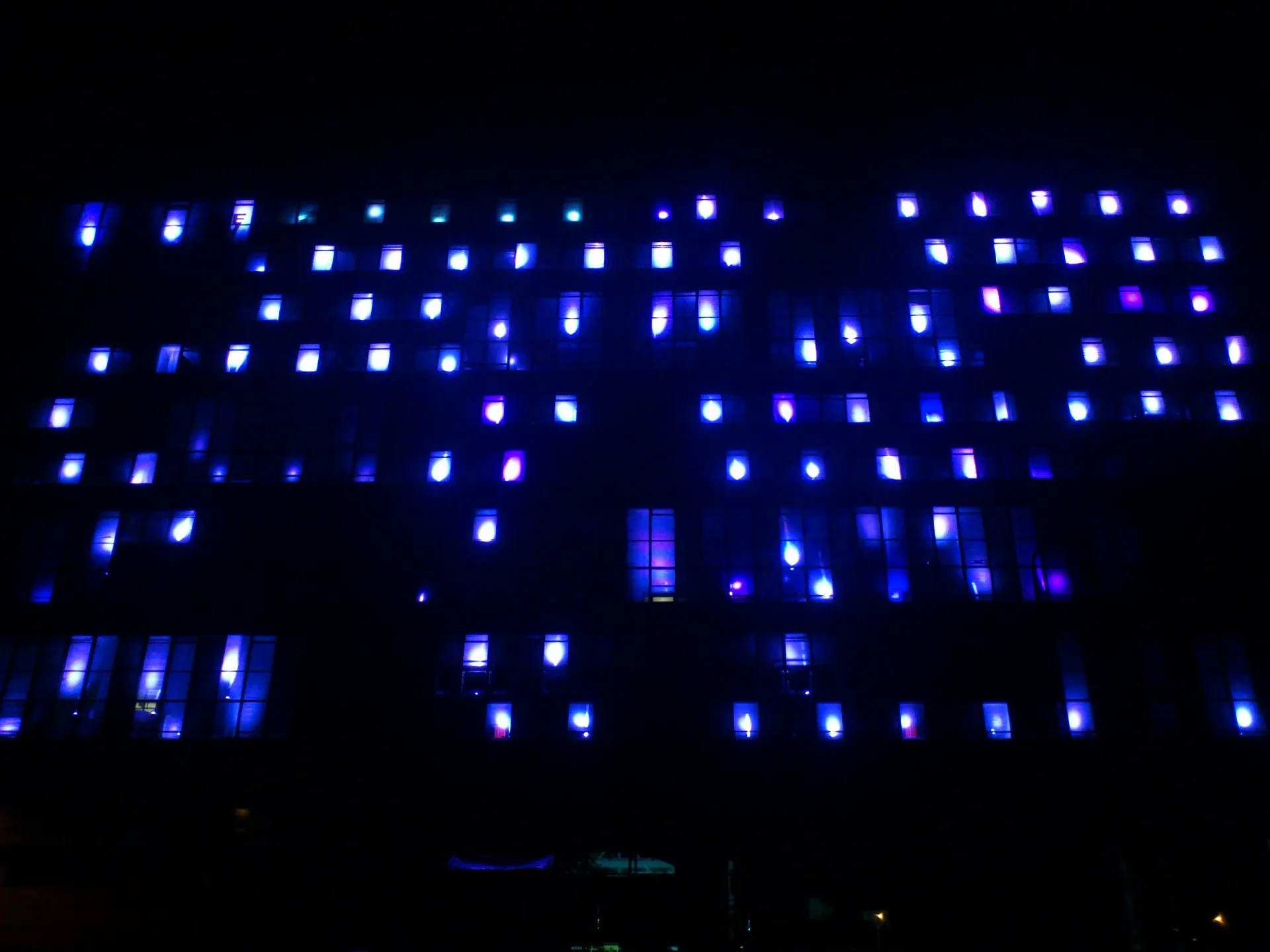 Final testing of the effect on the entire building facade